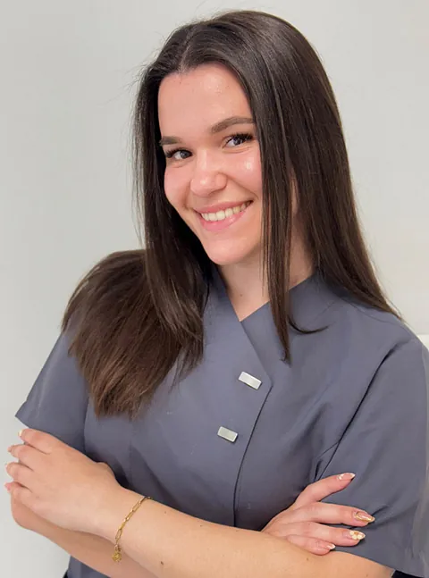 Clínica Dental Dr. Jacobo Álvarez Dra. Teresa Fernández