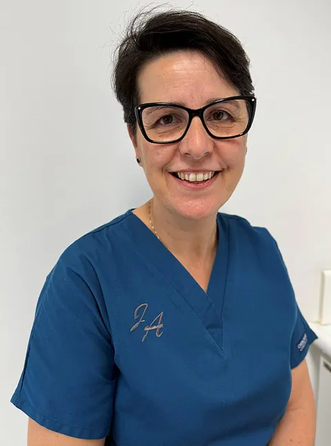 Clínica Dental Dr. Jacobo Álvarez María del Carmen Gómez